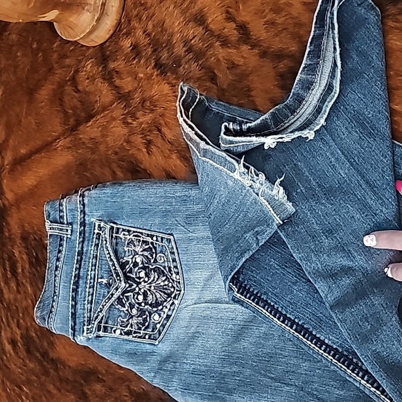 JEANS - Picture 3 of 4